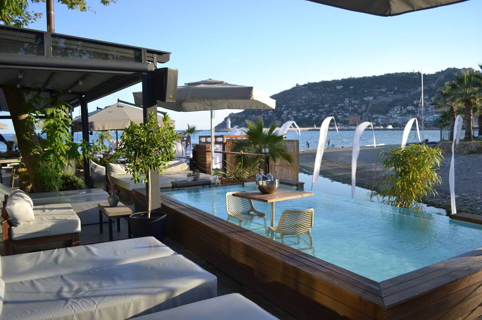En Vie Beach Boutique Hotel 3