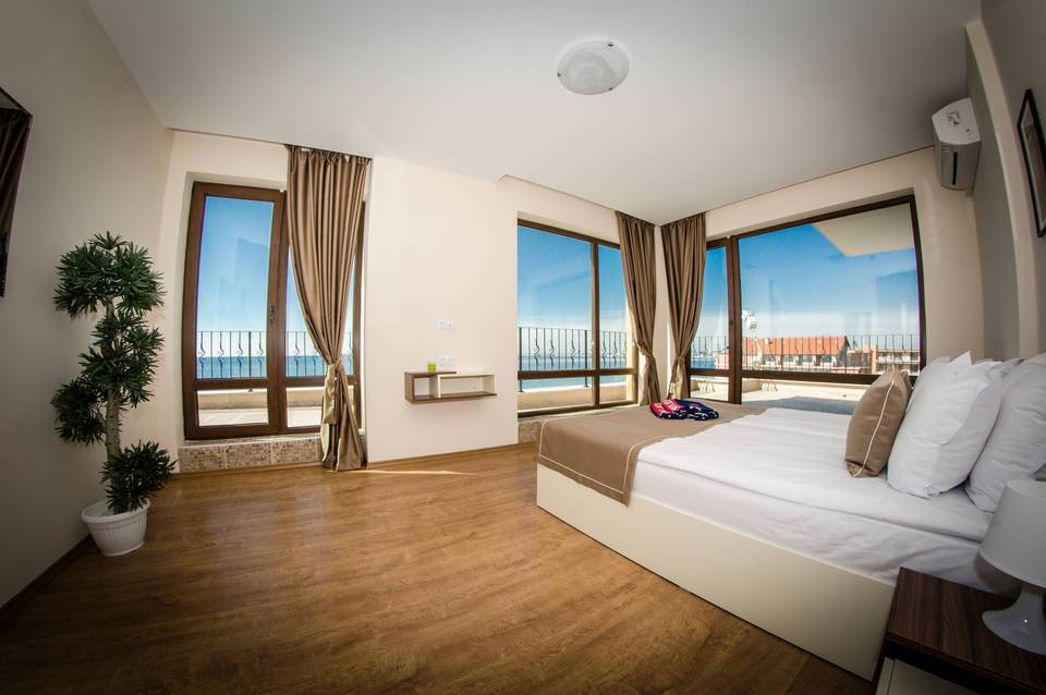 Premier Fort Beach 4
