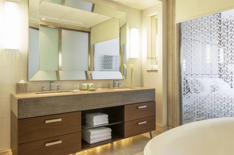 Hilton Dubai Al Habtoor City 2