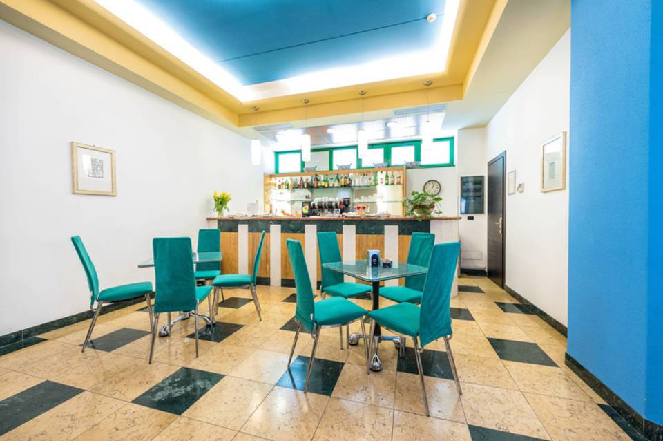 West Point Airport Hotel 4