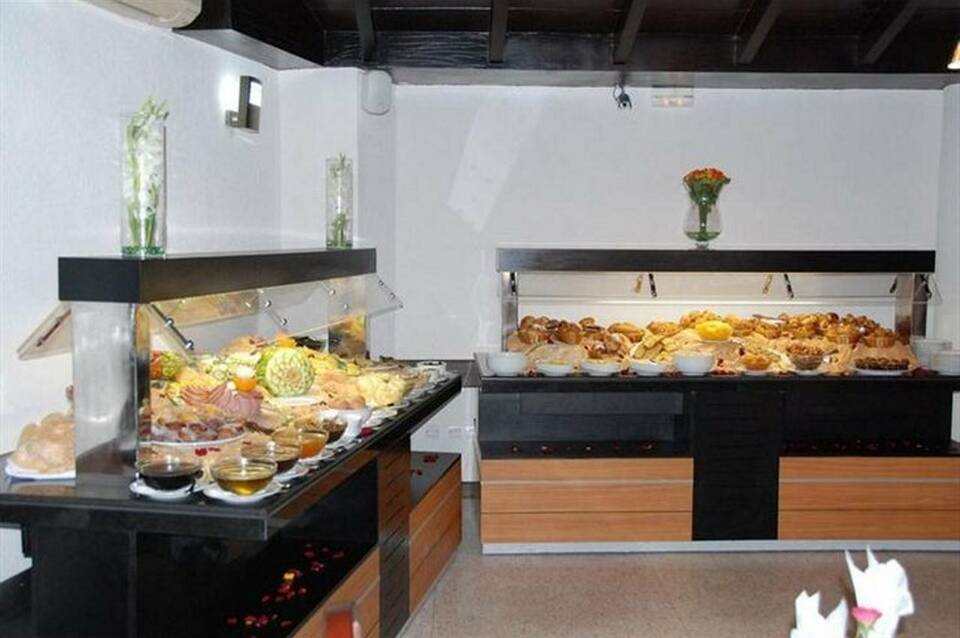 Omega Hotel 5