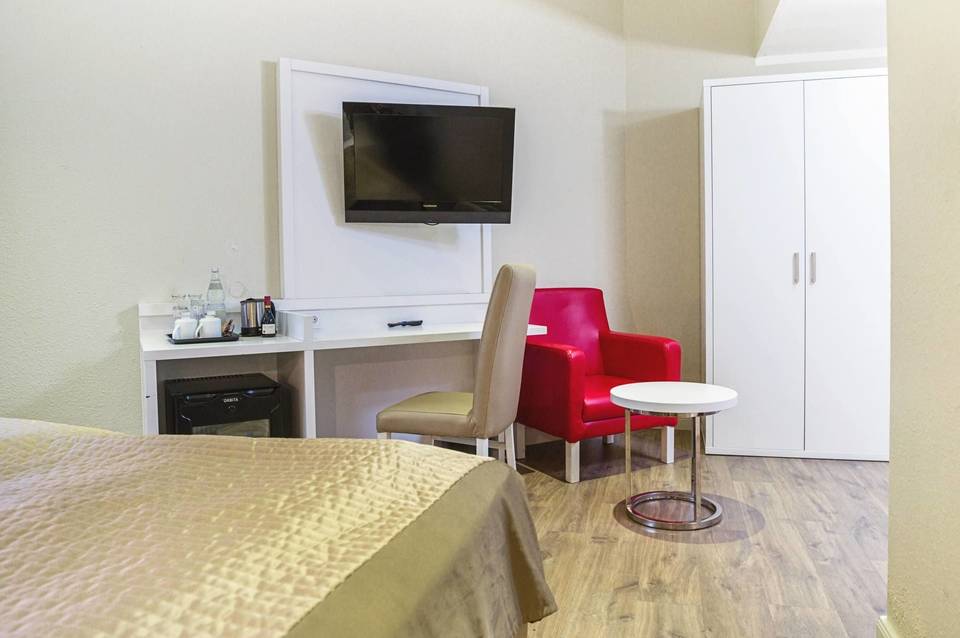 Hotel Domicil Hamburg by Golden Tulip 1