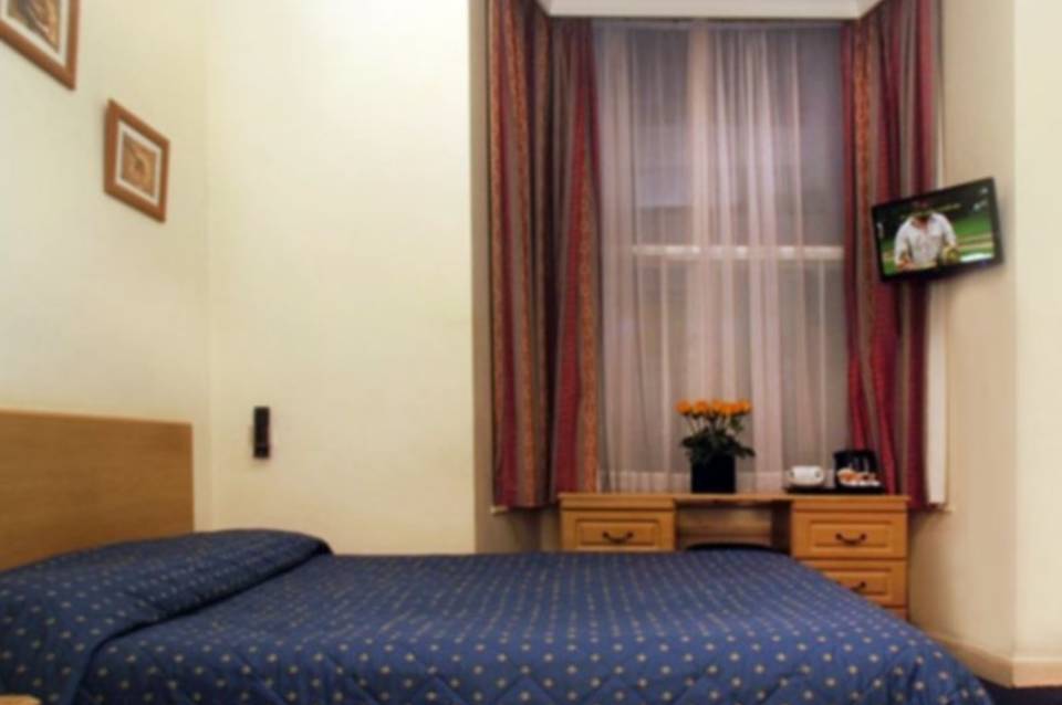 Grand Hotel Bellevue London 2