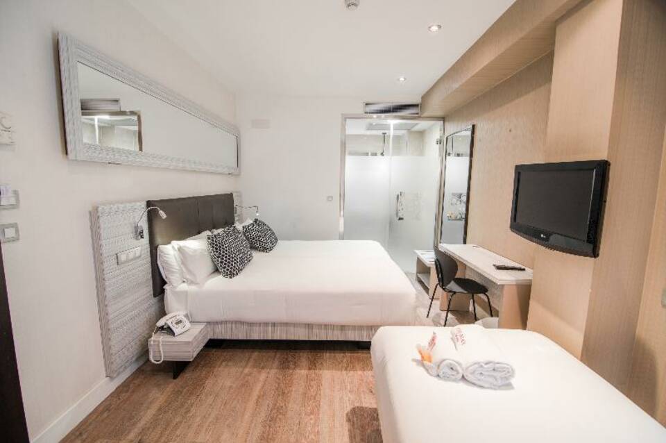 Petit Palace Puerta del Sol 3