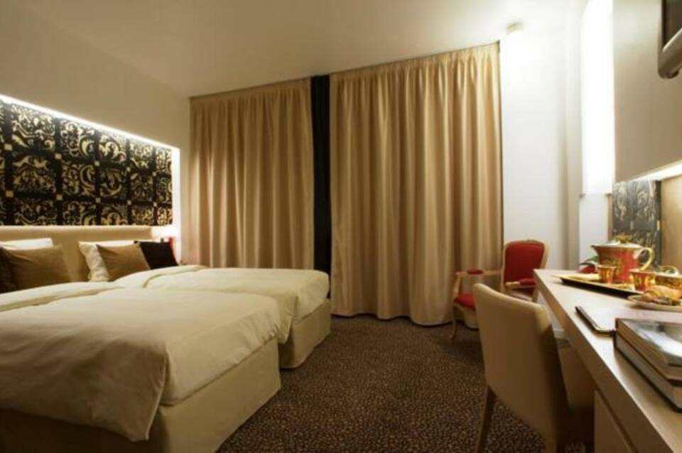 Antony Palace 2