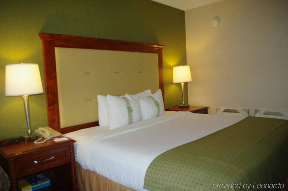 DoubleTree by Hilton Buena Park 3