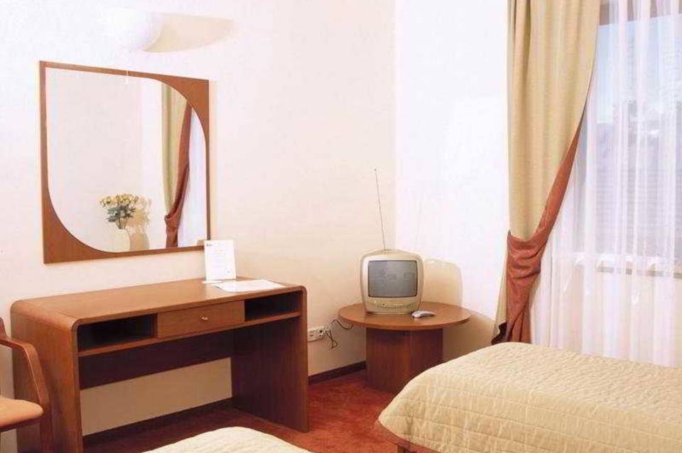Hotel H12 1