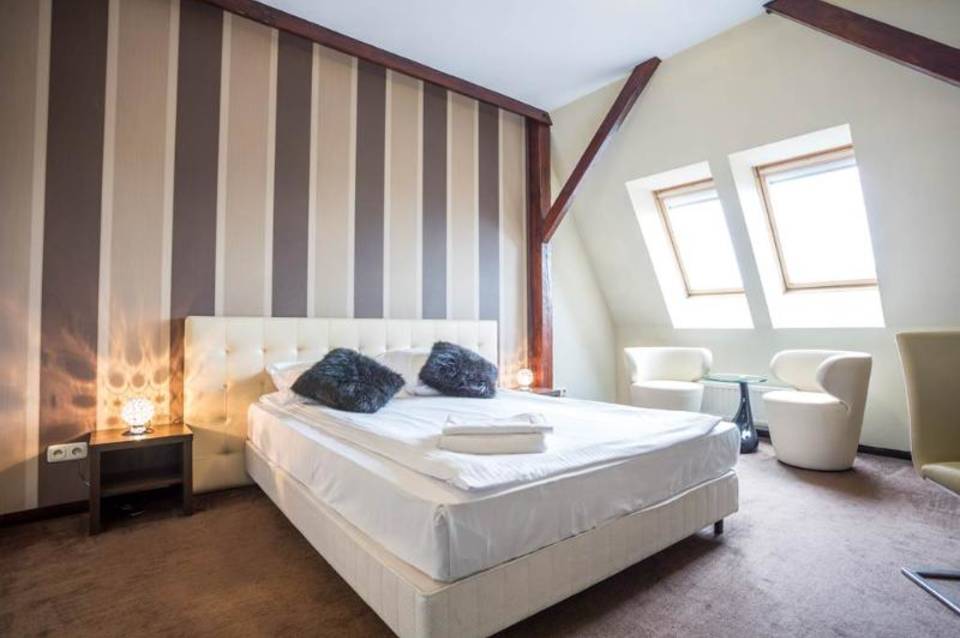 Hotel H12 4