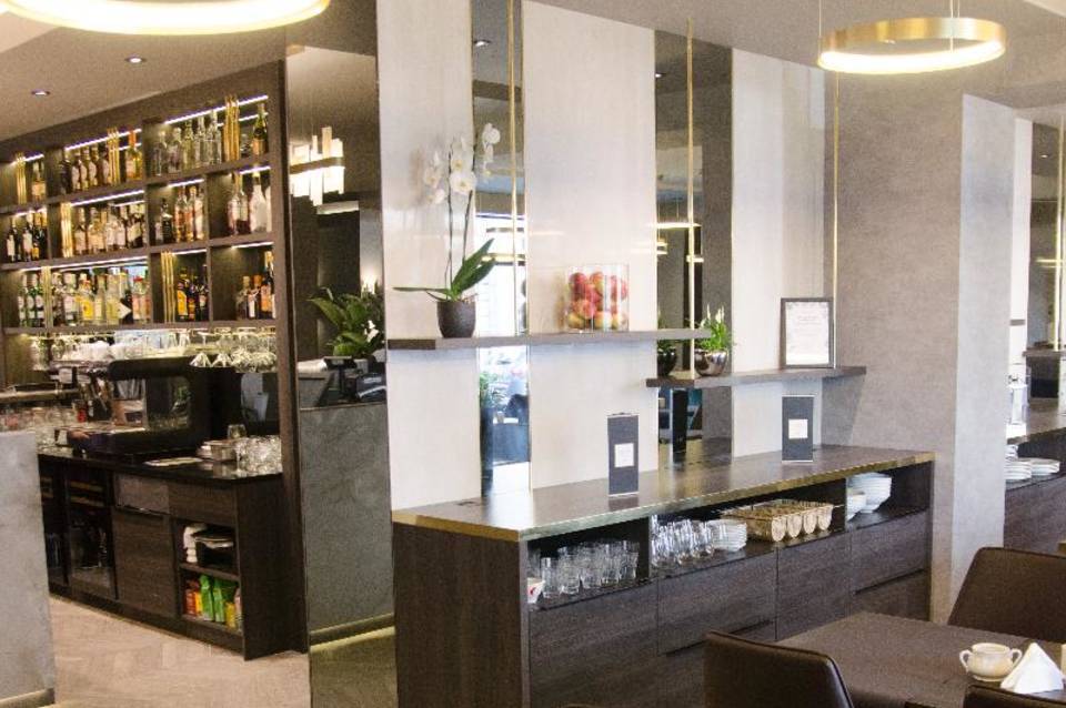 Atrium 3