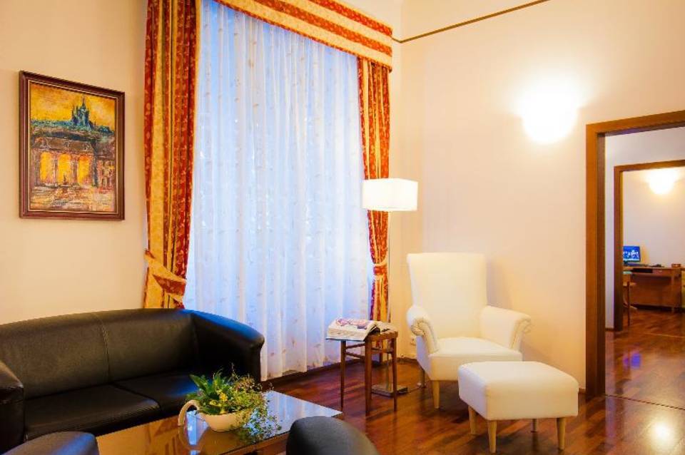 Hotel Cloister Inn 5