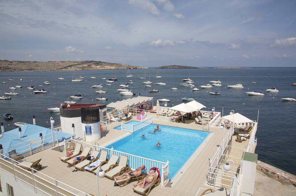 Gillieru Harbour Hotel 1