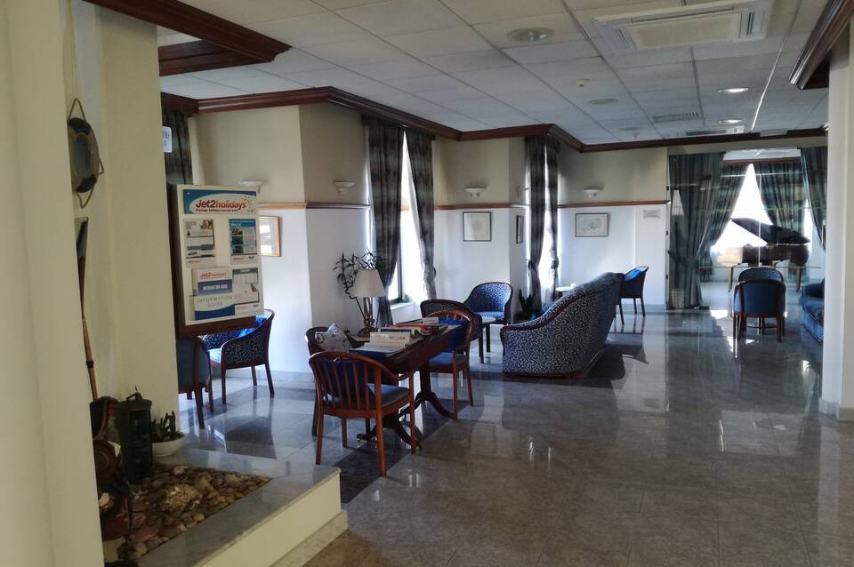 Gillieru Harbour Hotel 4