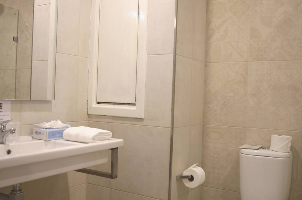 Gillieru Harbour Hotel 5