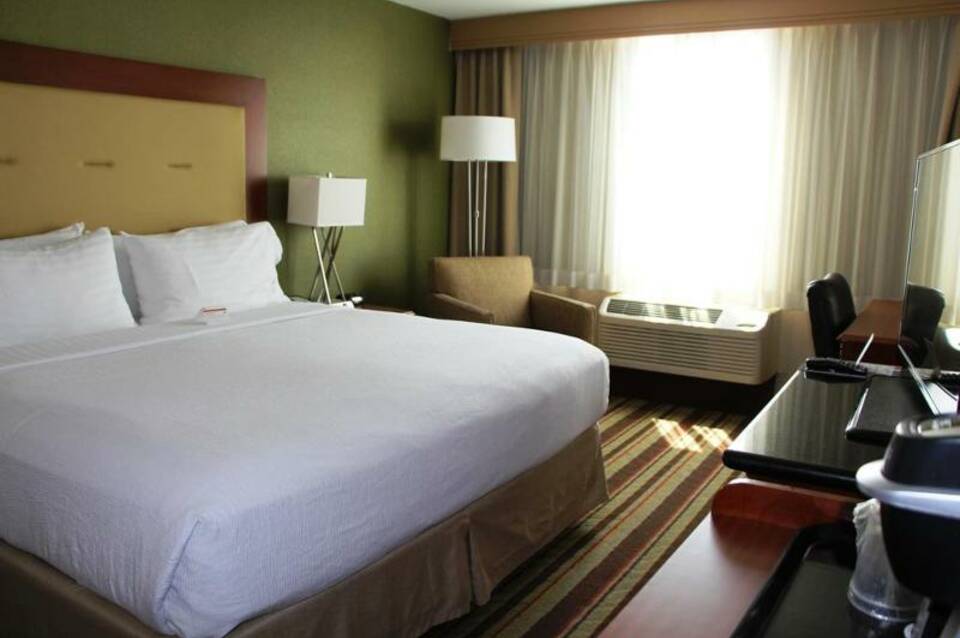 DoubleTree by Hilton Buena Park 4