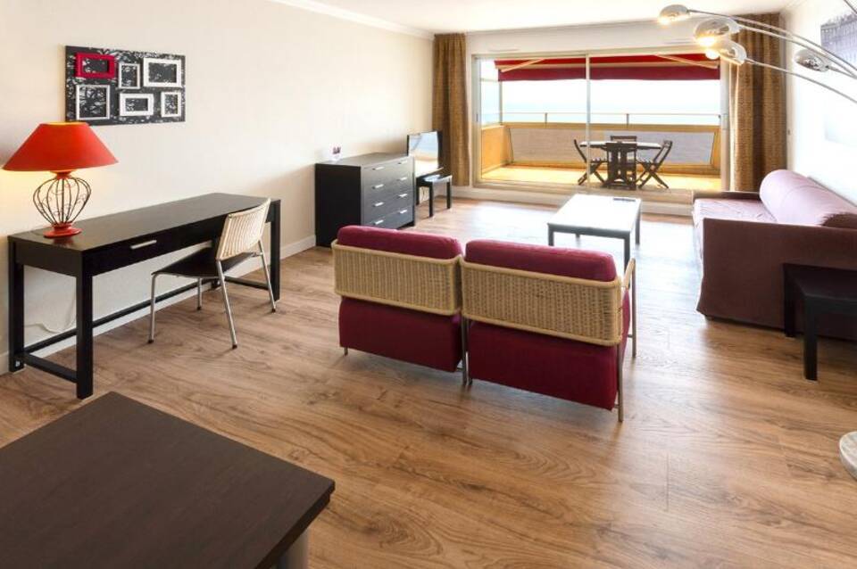 Aparthotel Adagio Nice Promenade des Anglais 3