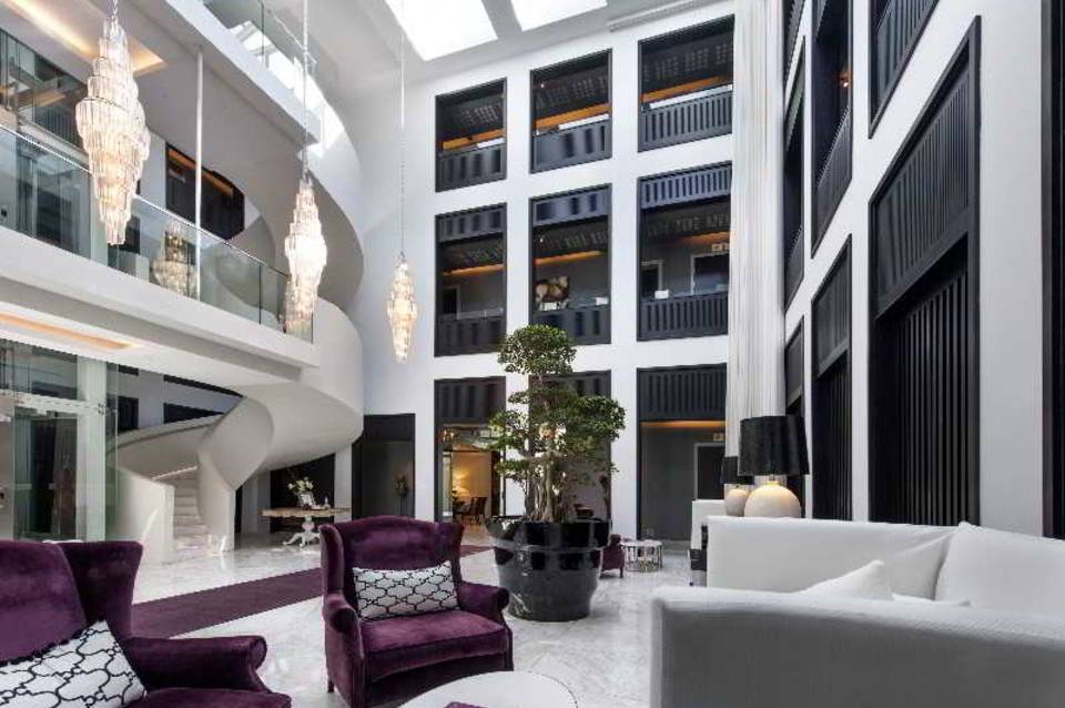 Queen Victoria Hotel 2