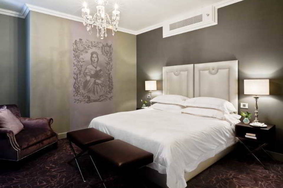 Queen Victoria Hotel 4