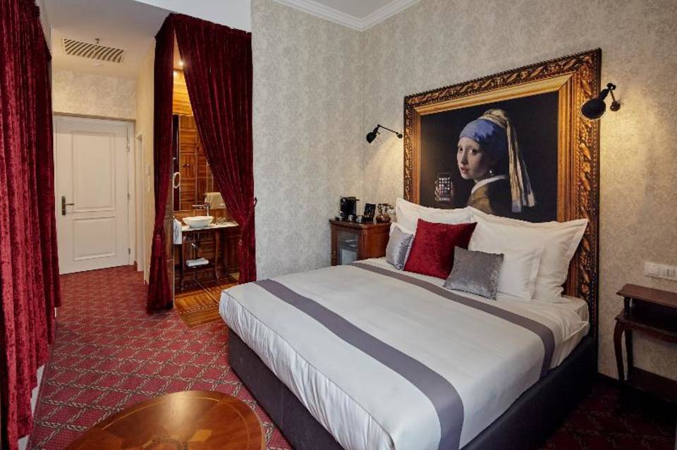 Mystery Hotel Budapest 1