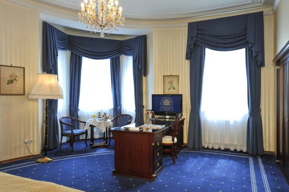 Ambassador 4