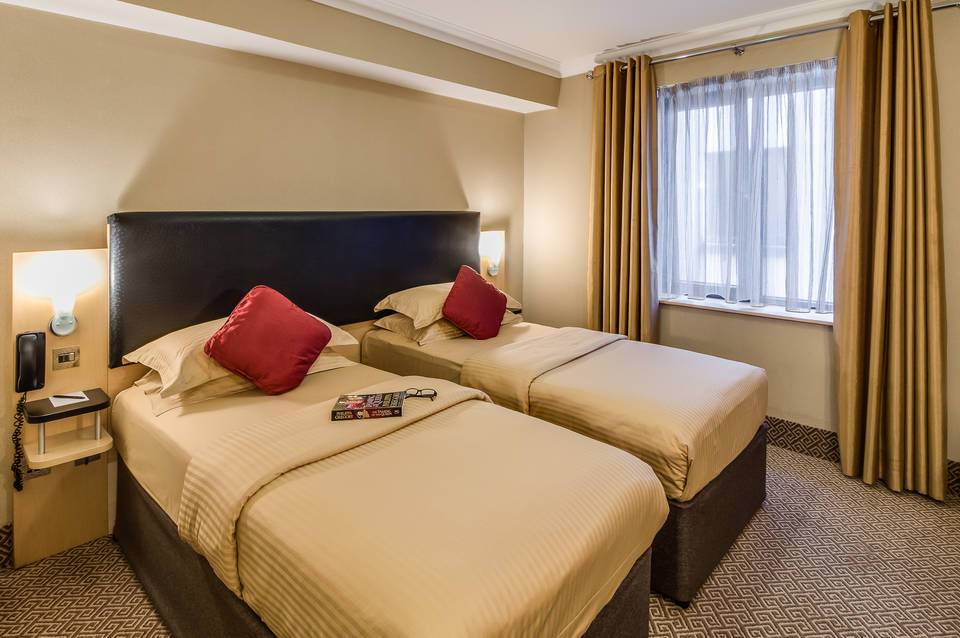 Academy Plaza Hotel 2