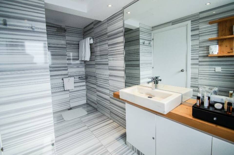 The Ciao Stelio Deluxe Hotel 4