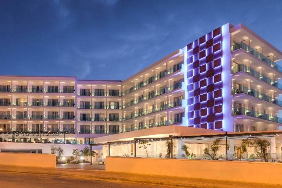 The Blue Ivy Hotel & Suites 4