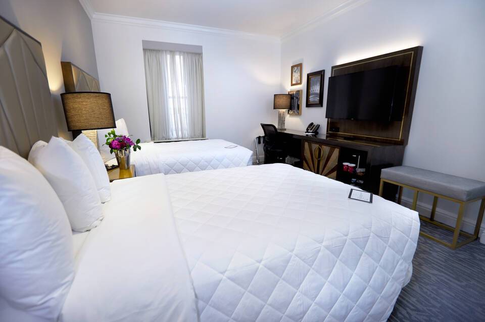 Martinique New York on Broadway, Curio Collection by Hilton 1