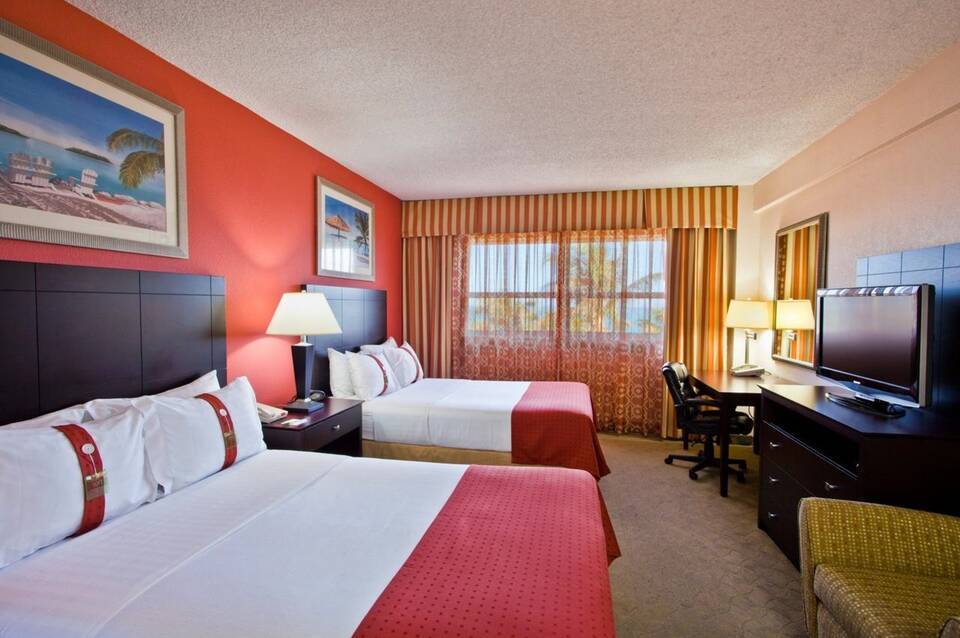 Holiday Inn Miami Beach Oceanfront 4
