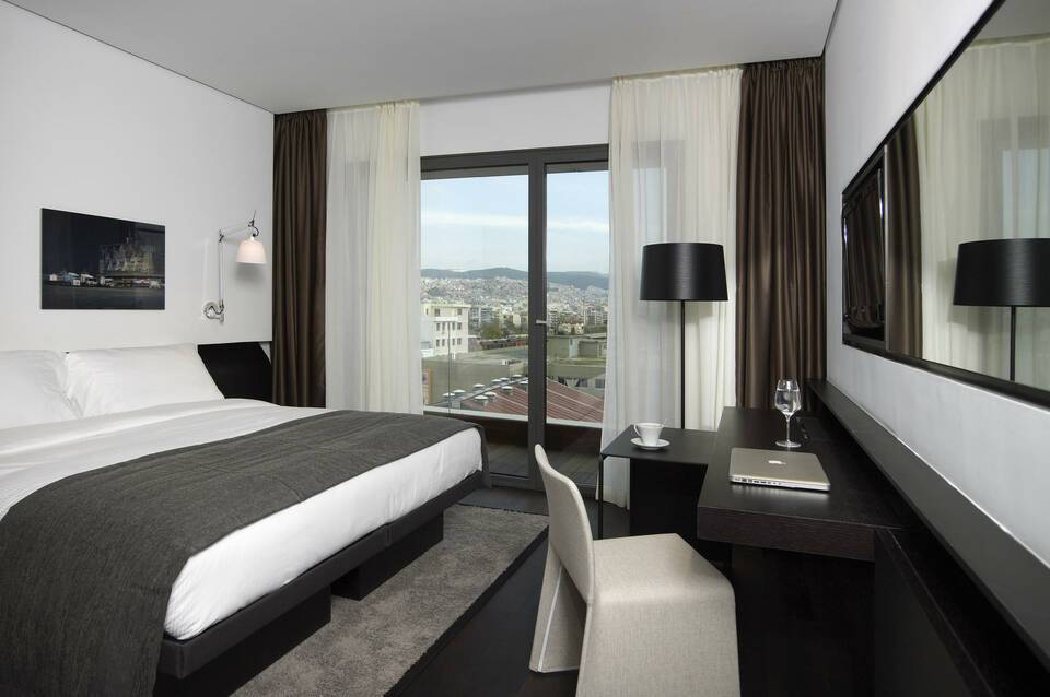 The Met Hotel 2