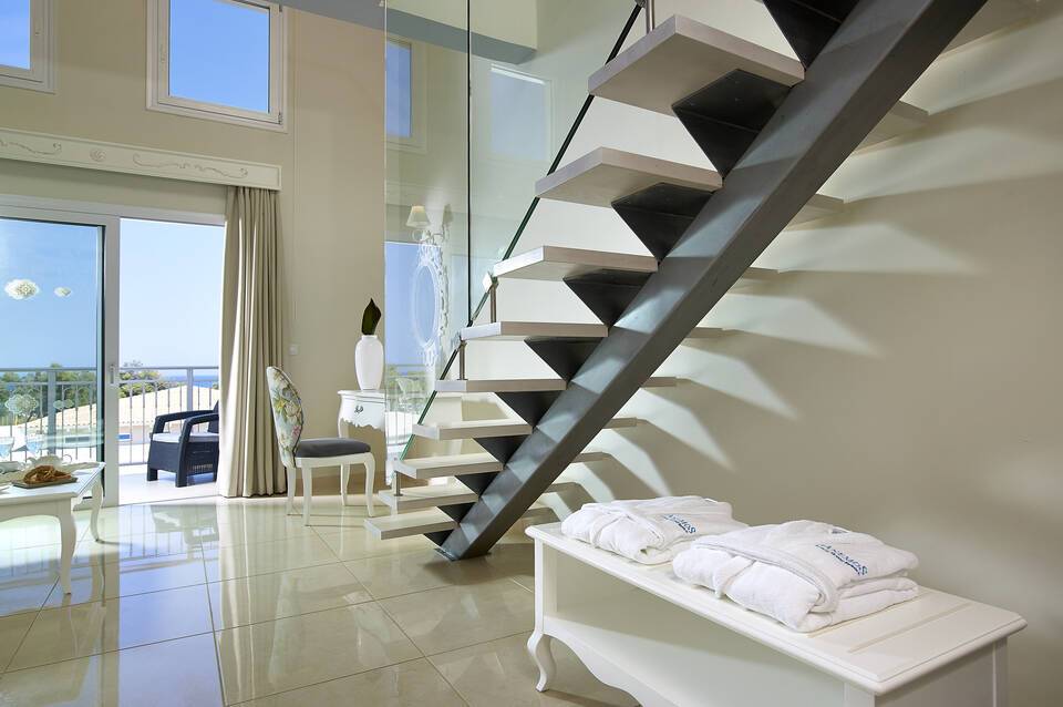 Anemos Luxury Grand Resort 4