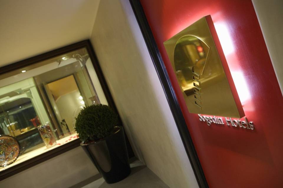 Antony Hotel 3