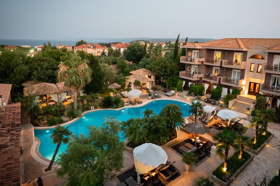 Achtis Hotel 4