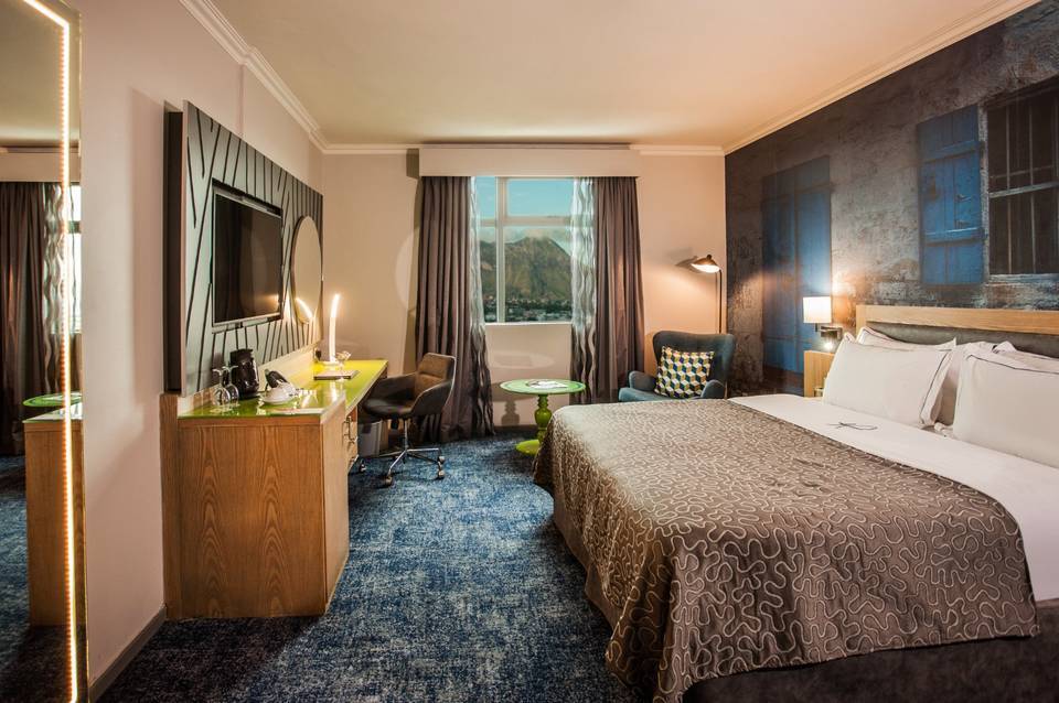Hennessy Park Hotel 5