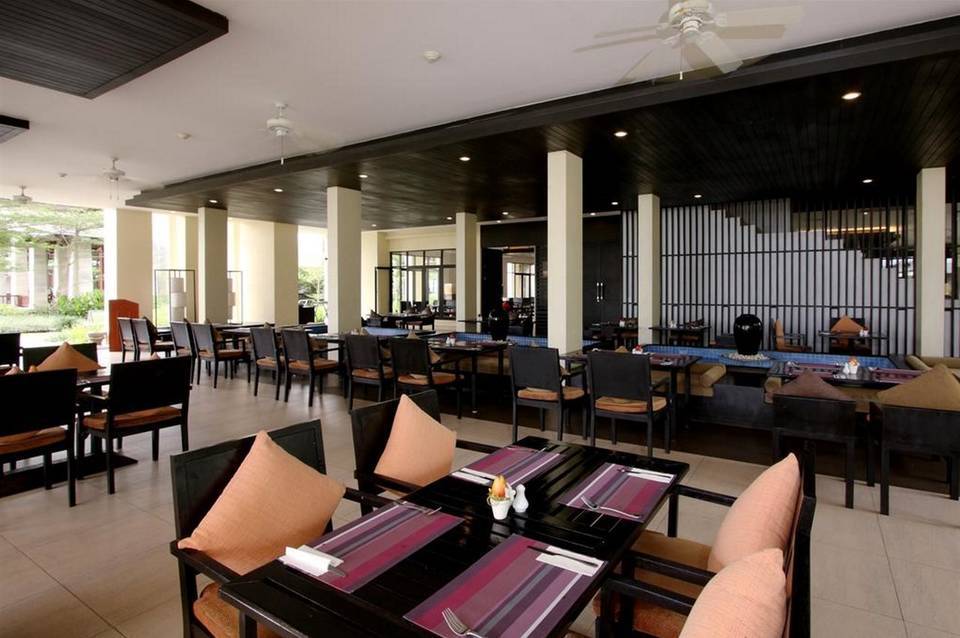 Apsara Beachfront Resort and Villa 3