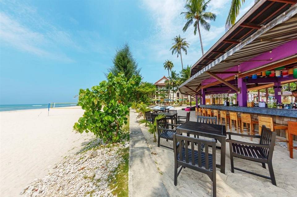 Apsara Beachfront Resort and Villa 4