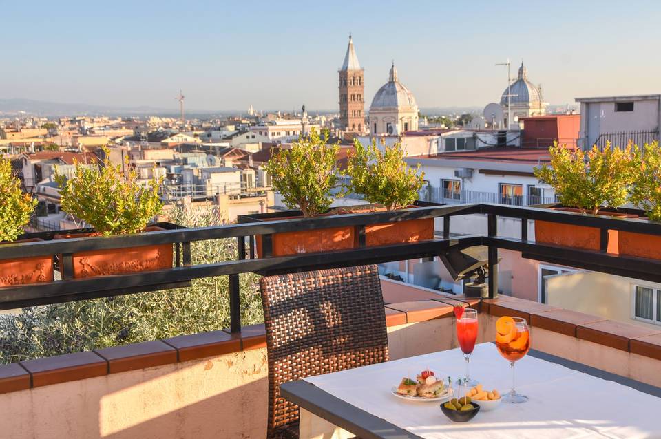Hotel Diana Roof Garden 1