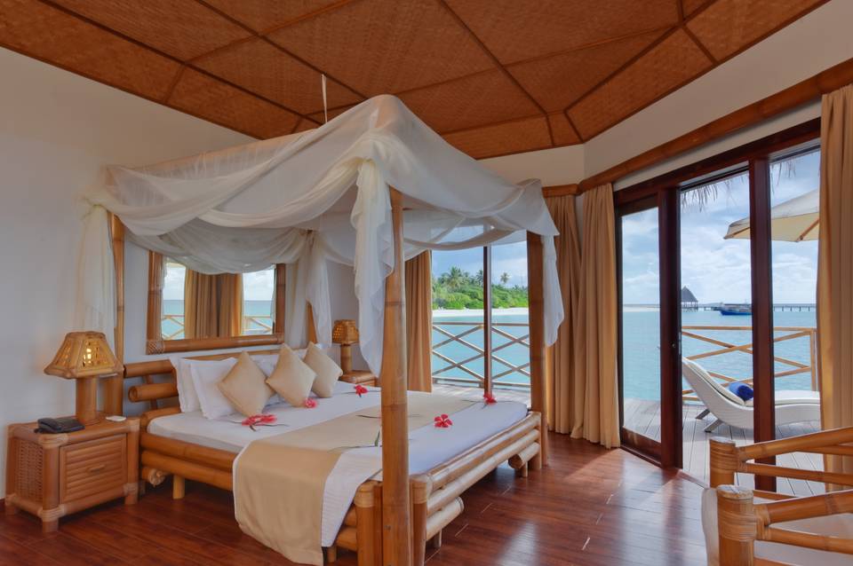 Angaga Island Resort & Spa 3