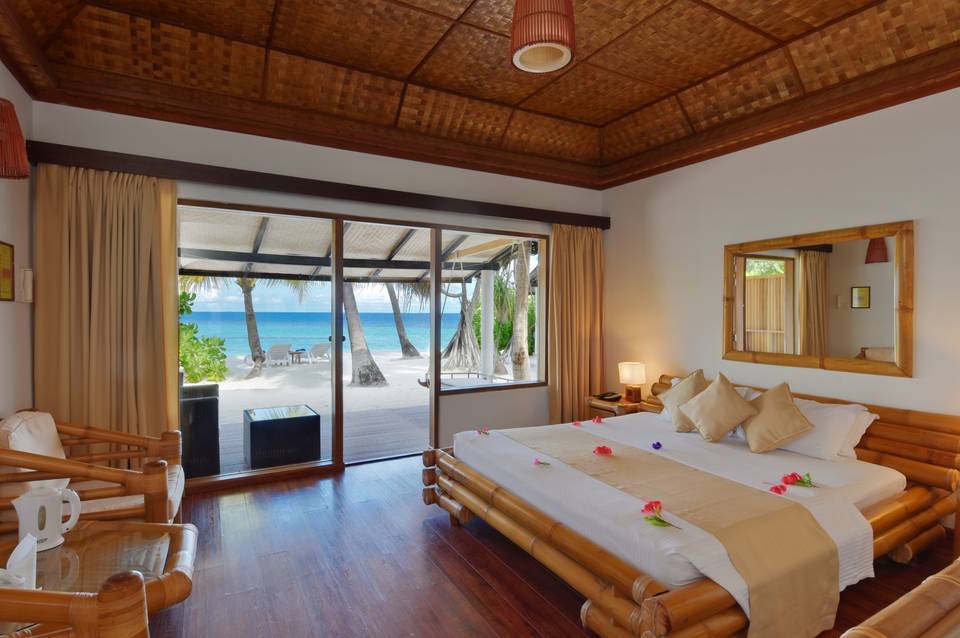 Angaga Island Resort & Spa 5