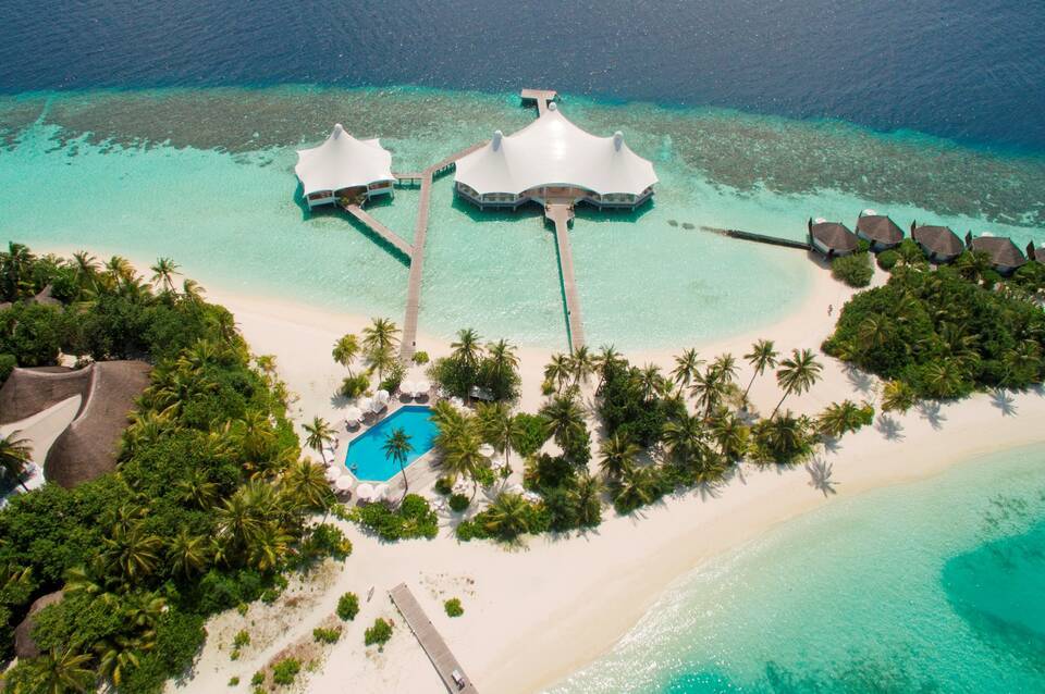 Safari Island Resort & Spa 1