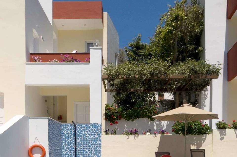 Troulis Apart-Hotel 4