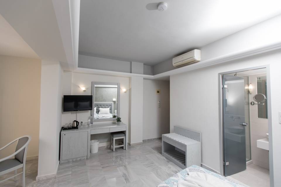 Anita Beach Hotel 3
