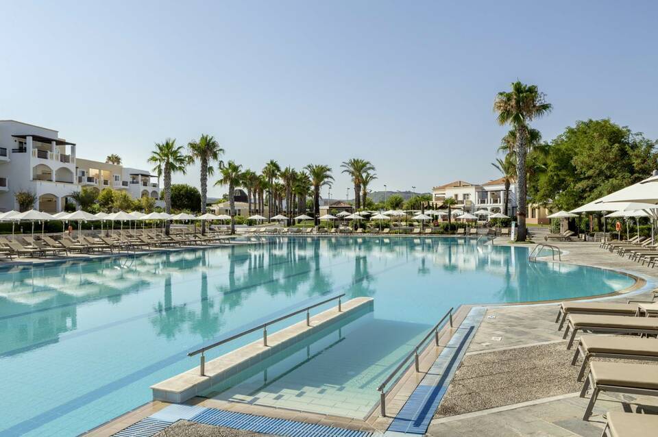 Neptune Luxury Resort 3
