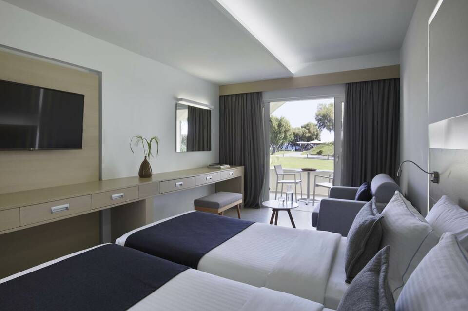 Neptune Luxury Resort 5