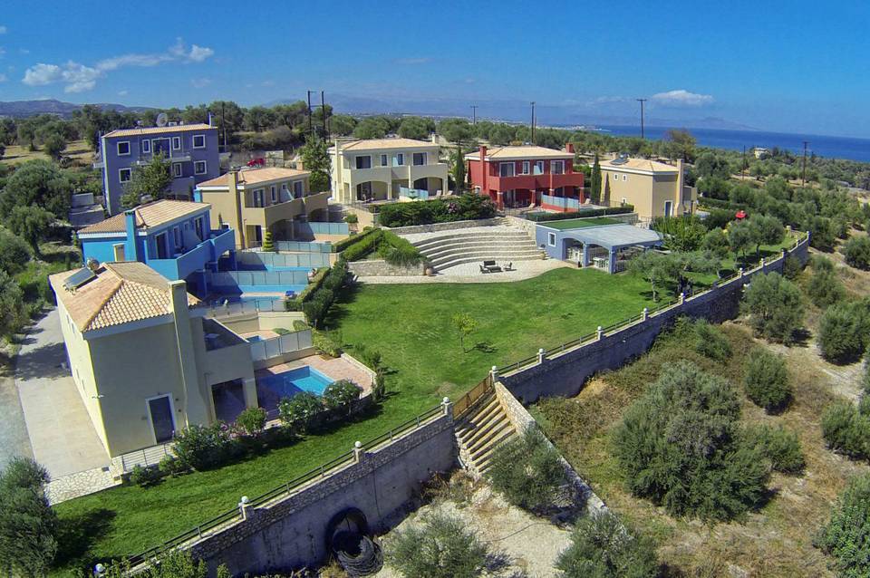 Carme Villas Resort 1