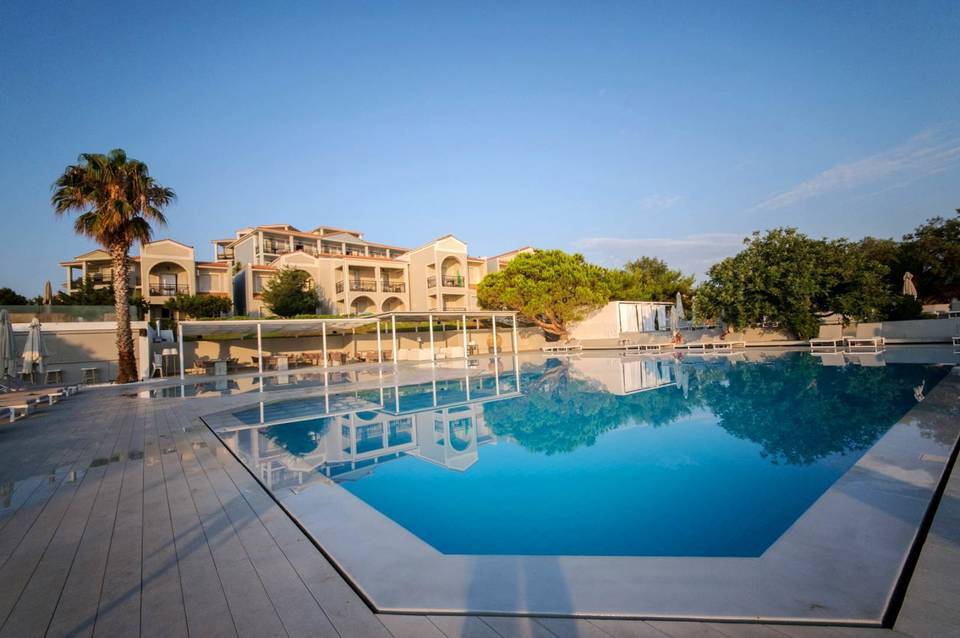 The Bay Hotel + Suites 3