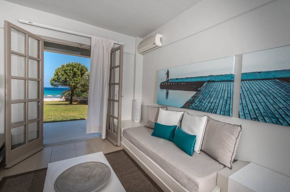 The Bay Hotel + Suites 5