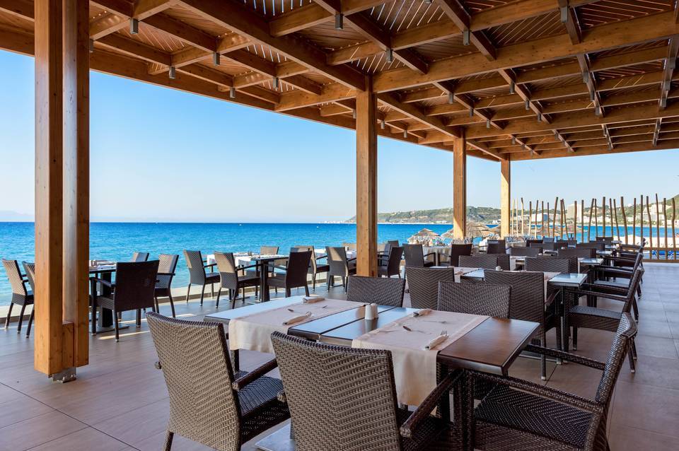 Avra Beach Resort Hotel & Bungalows 2