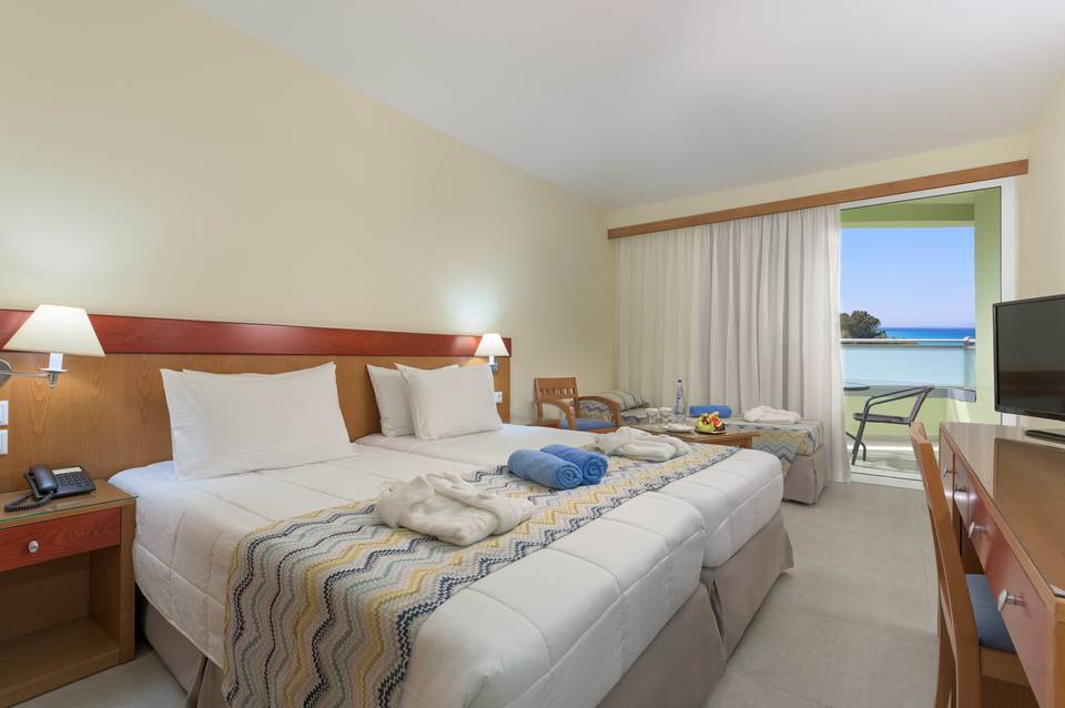 Avra Beach Resort Hotel & Bungalows 5
