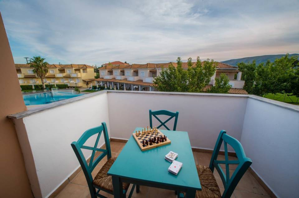 Zefyros Eco Resort 2