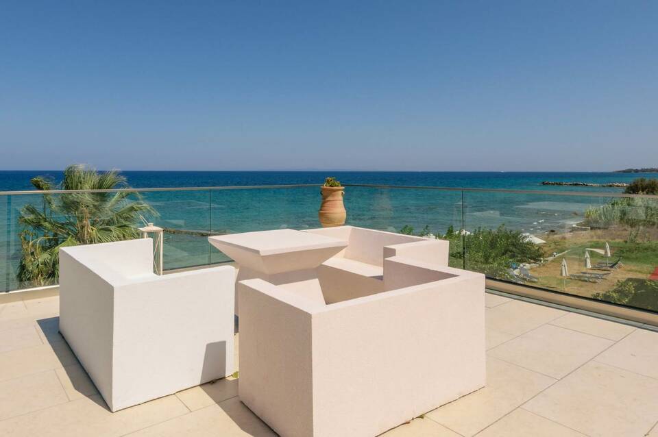 Belussi Beach Hotel & Suites 2